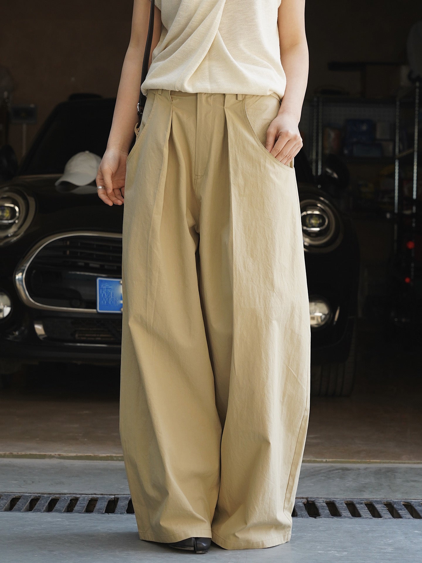 Ultra Wide High-Waist Tuck Pants