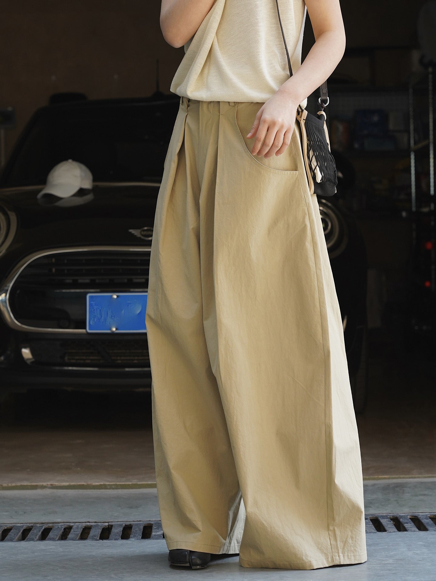 Ultra Wide High-Waist Tuck Pants