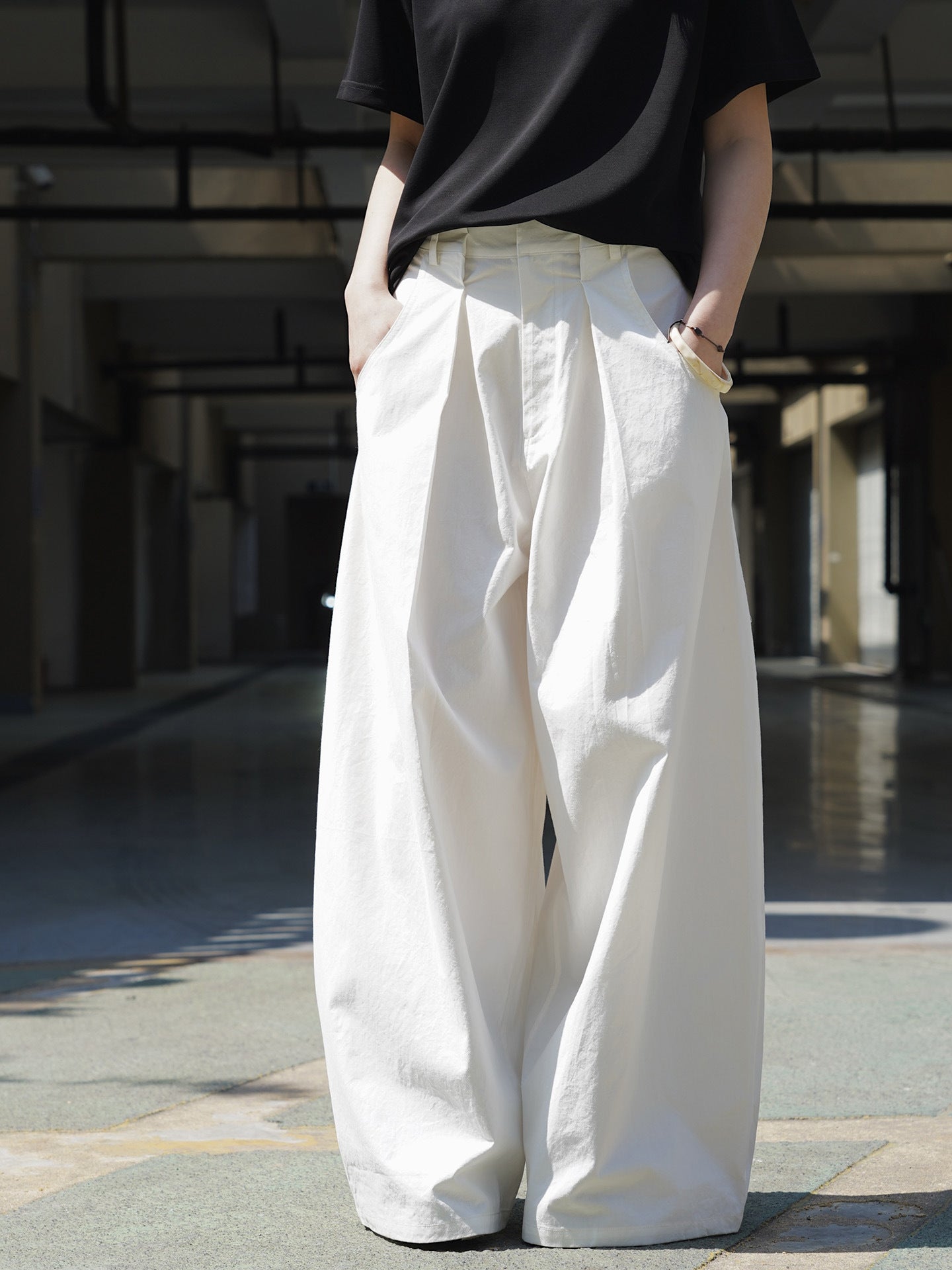 Ultra Wide High-Waist Tuck Pants