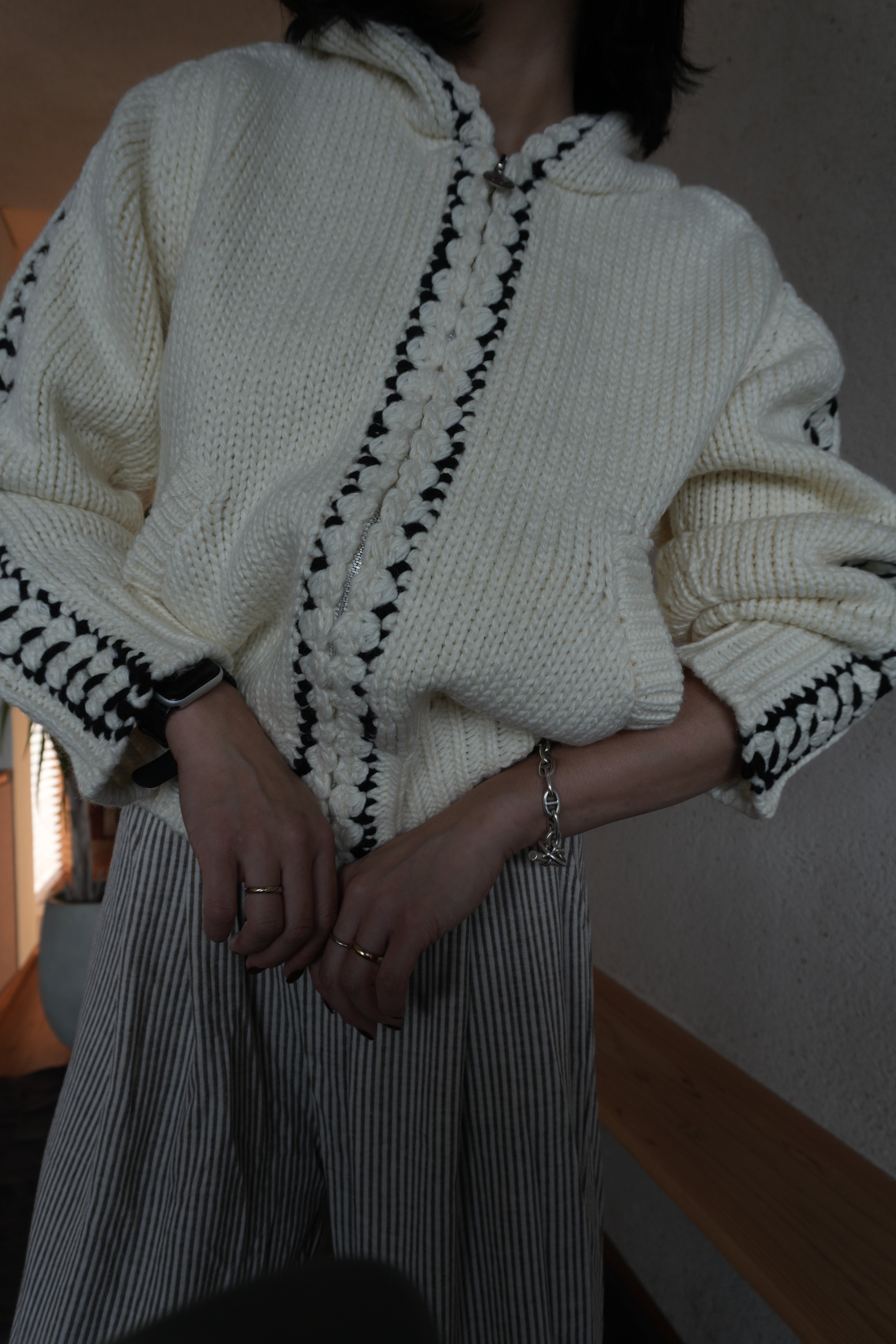 Cozy stich hood knit