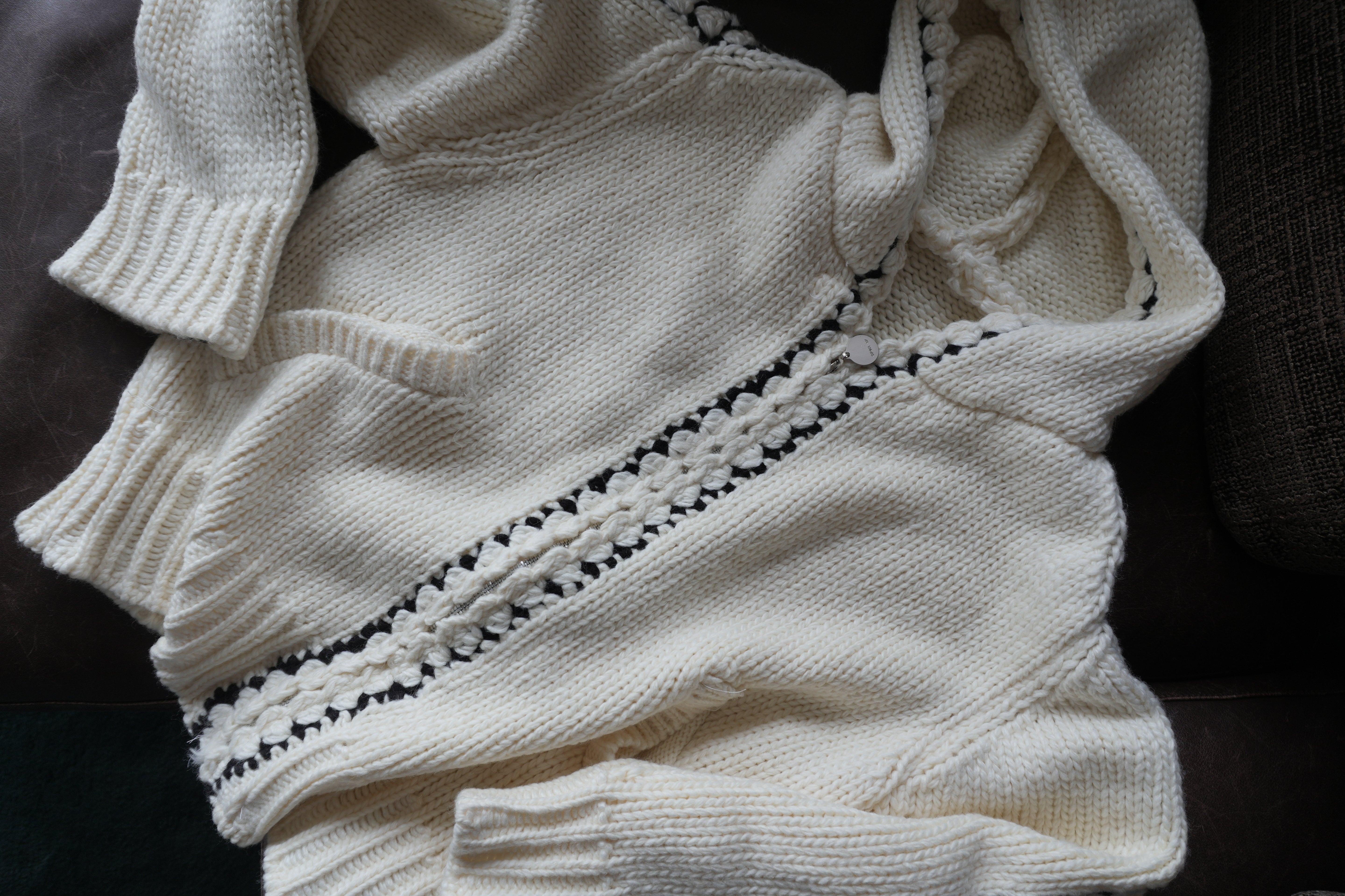 Cozy stich hood knit