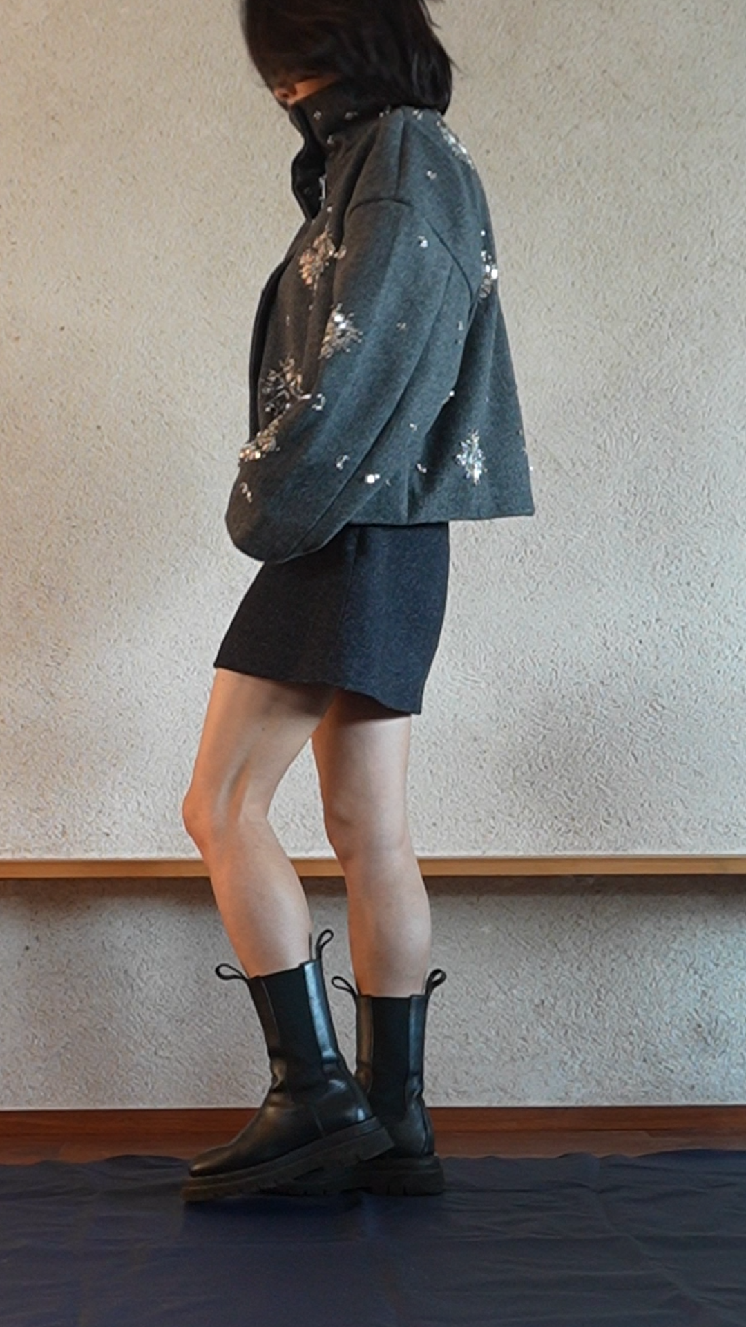 Beaded wool short jacket