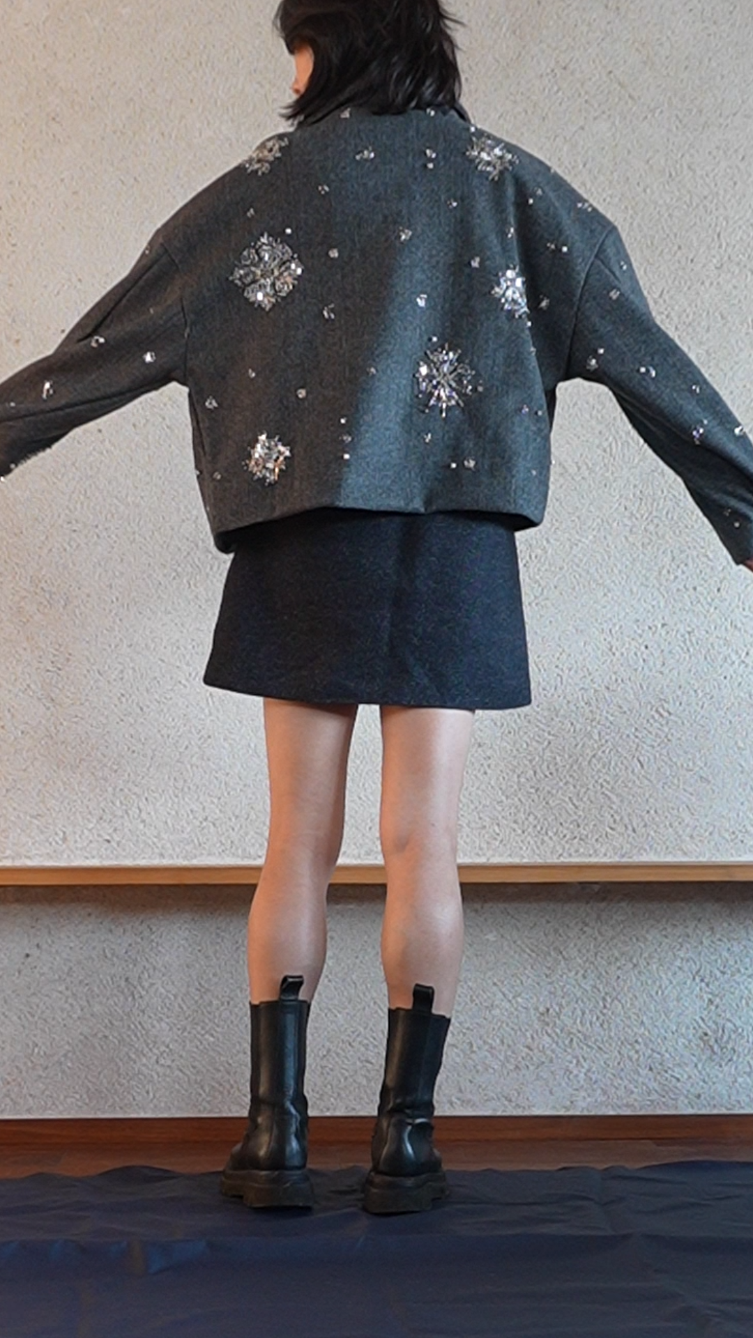 Beaded wool short jacket