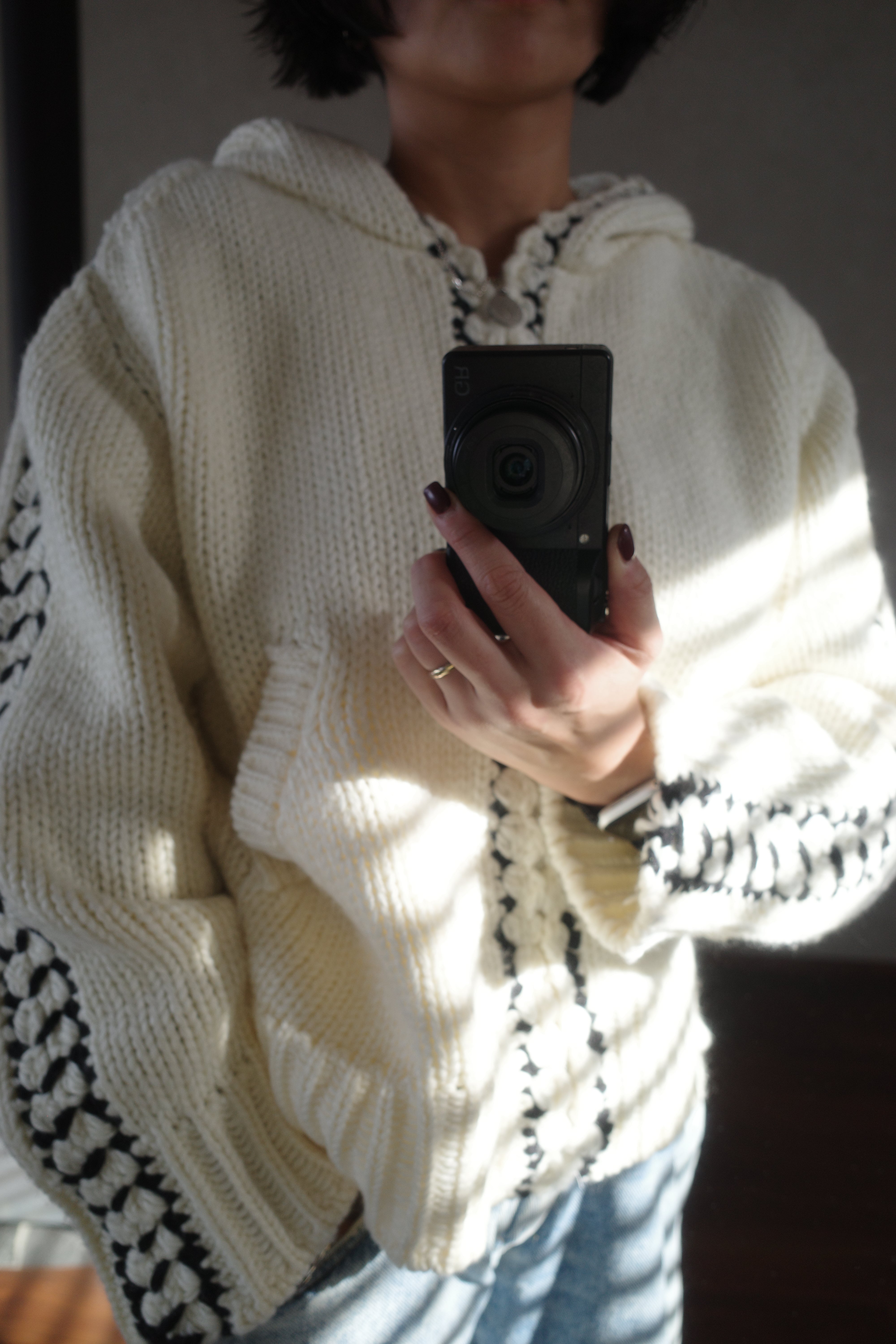 Cozy stich hood knit