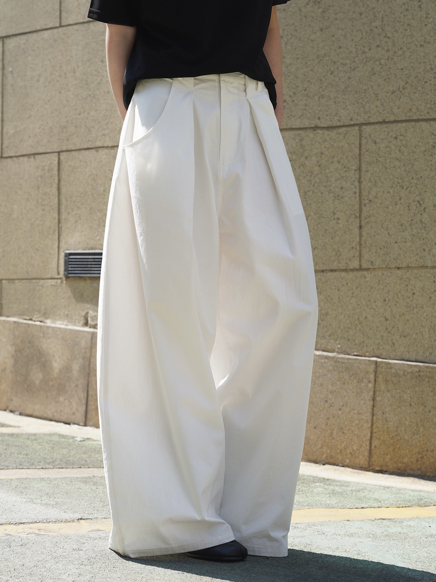 Ultra Wide High-Waist Tuck Pants