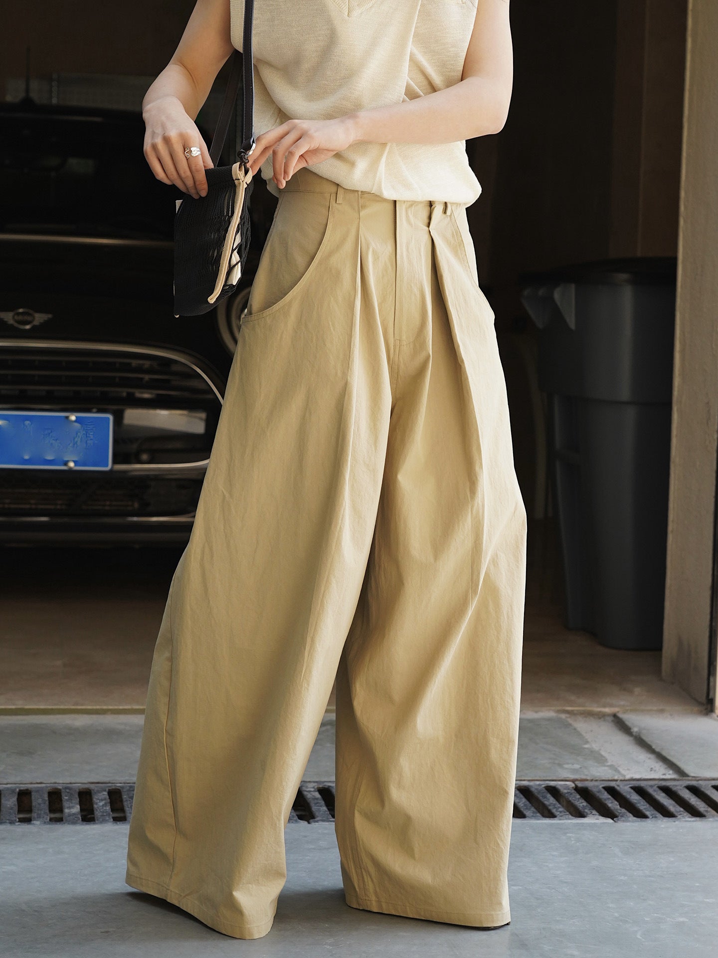 Ultra Wide High-Waist Tuck Pants