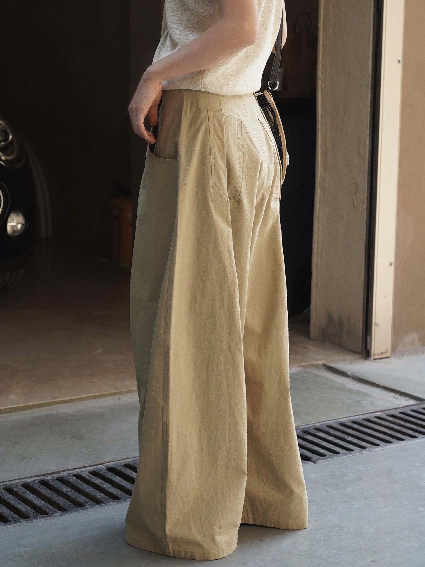 Ultra Wide High-Waist Tuck Pants
