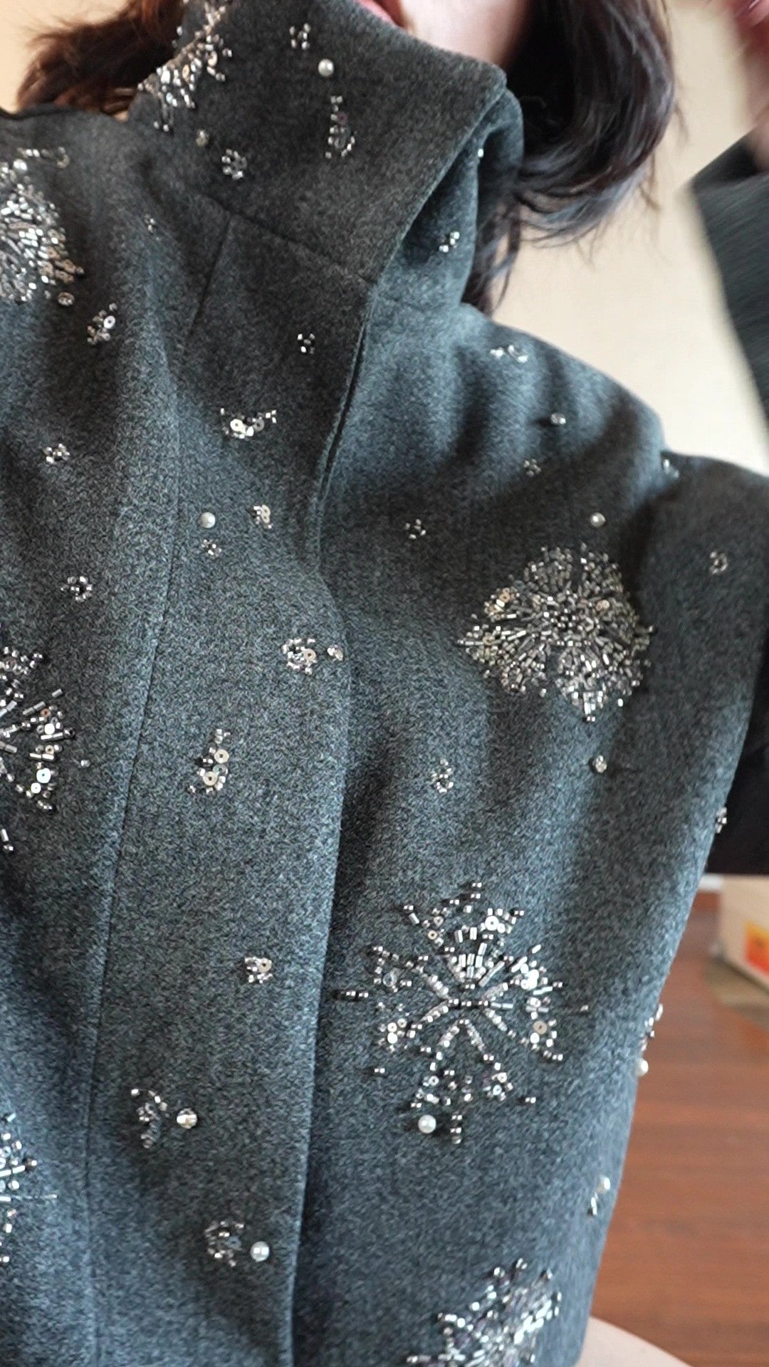 Beaded wool short jacket