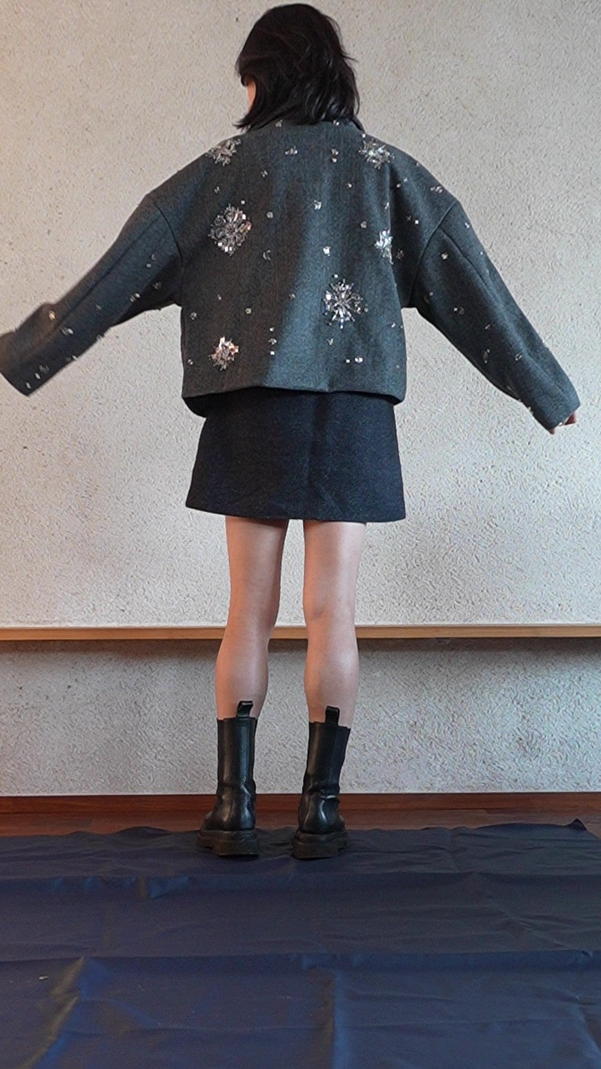 Beaded wool short jacket