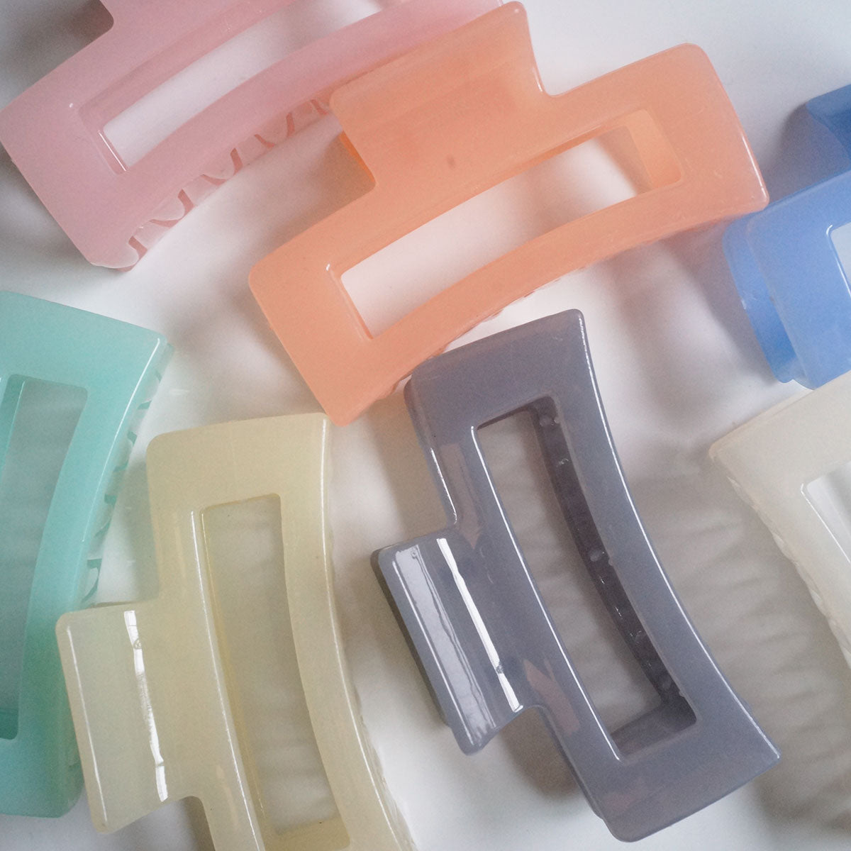 Juicy hair clip