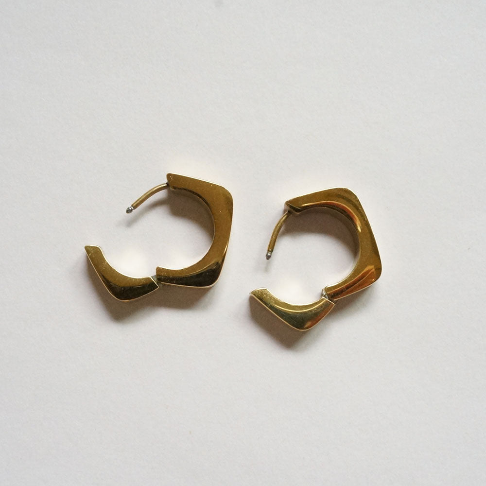 Square pierce