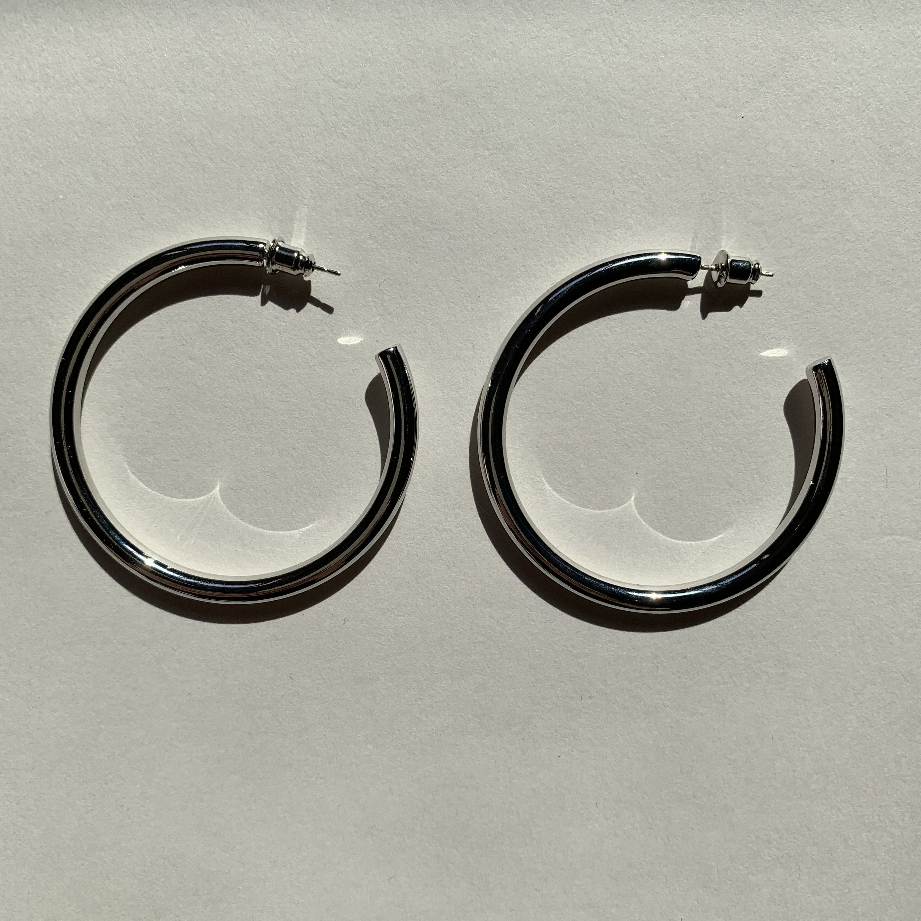 Simple hoop pierce